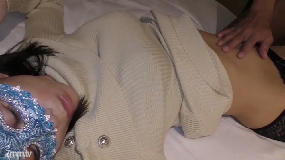 FC2-PPV-1746839 【个人拍摄】39岁熟女，忘不了上次的感觉“我喜欢这种硬度，我想要，我想要…”在线观看