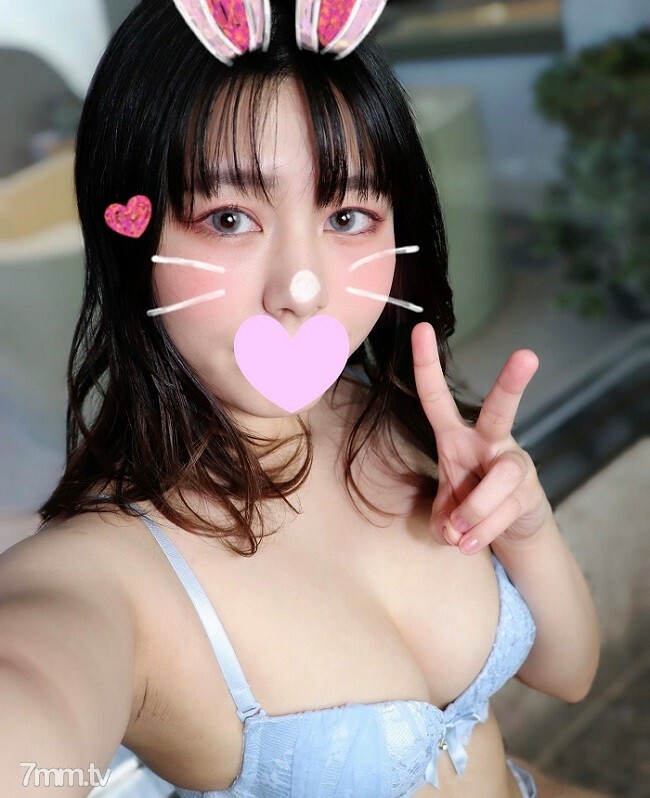FC2-PPV-1782414 Yuika 20 岁 绝对漂亮的女孩！纯白麻糬毛茸茸马苏里拉肉体求职生！穿着西装时超级敏感和射精！一个超然美丽的女孩的毛茸茸的剃光猫上的种子中出！在线观看