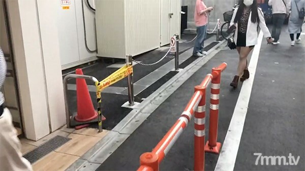 FC2-PPV-1818471 [仅限前 100 人 1000 日元优惠] Riho 19 岁 (3)，生，面部射液“我想结婚，因为我想离开家”。 C 在学生脸上的黑髮上涂上铁皮。用黄色洗大量白【町田足土的绝对业余，B面收藏】（077）在线观看