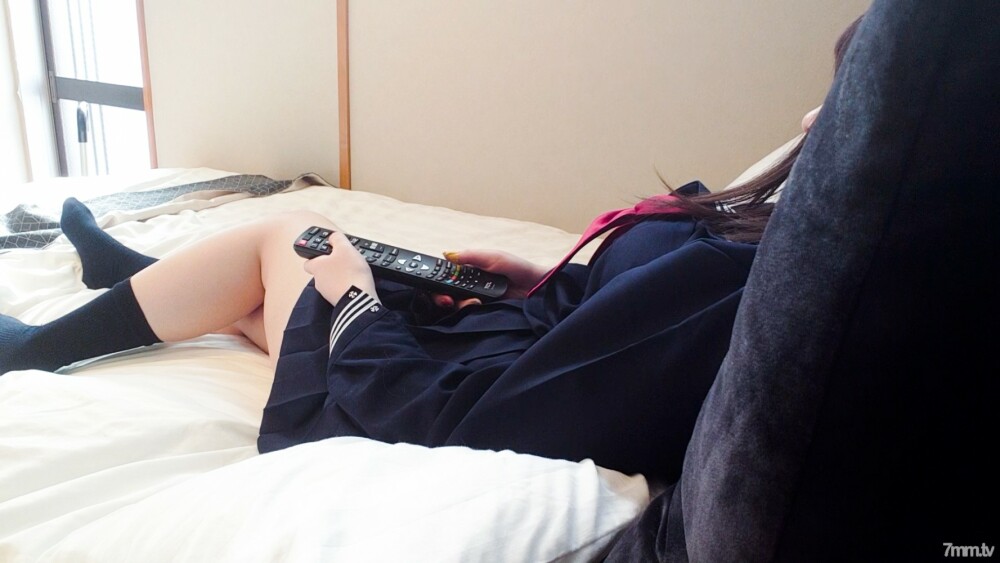 FC2-PPV-1846992 * 6/21 停播 * [第一项/洩漏] [立即删除警告] 2021 年 2 月_这是从某个县普通部门②辍学的逃亡女儿受到保护和培育时拍摄的视频。 【未公开】洩露的删除账号视频File.0001在线观看