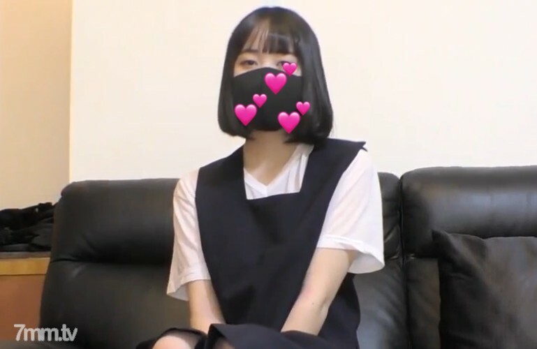 FC2-PPV-1847679 至今没有经验的19岁美少女大学生第一次SEX个人拍摄失去童贞在线观看