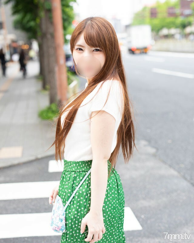 FC2-PPV-1863908 限时 [未经审查] 拍摄娇小丰满照片模特后的私人性爱视频在线观看