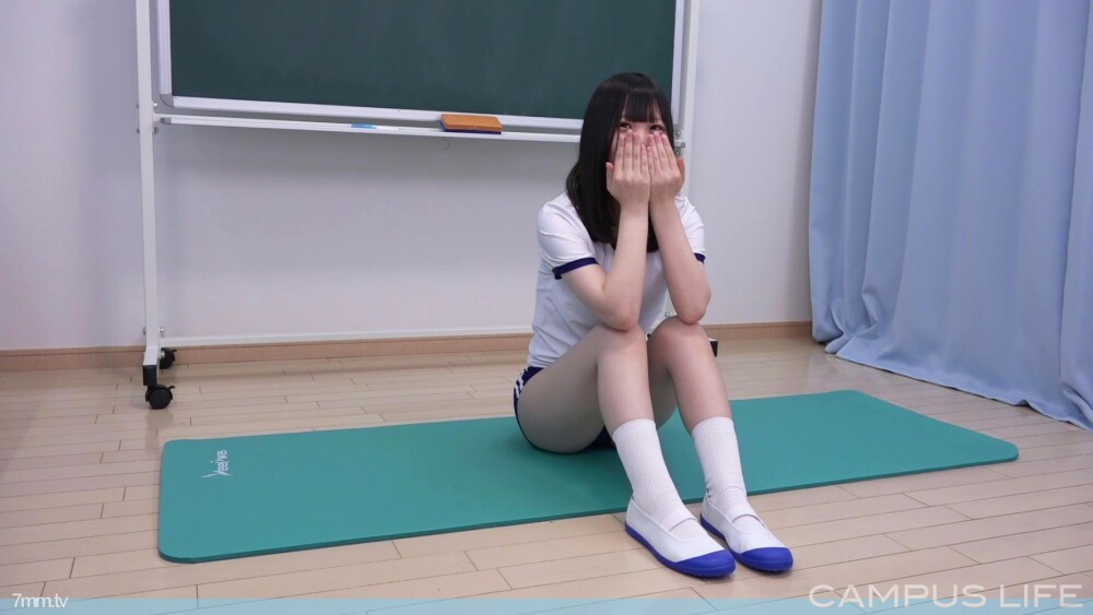 FC2-PPV-1869387 一年级A组小春!第二天,所有的阴道射精都完成了! !! FC2-PPV-1869387在线观看