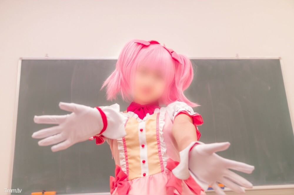 FC2-PPV-1897067 【魔术师反转3P】和魔法少女一起反转3P哈莱姆吧！两个业余层挤压不习惯的前处女的污垢/ Ma 〇 Magi Ma 〇 Ka＆Hora Magical Girl Ver ※完整外观/原始阴道射液在线观看