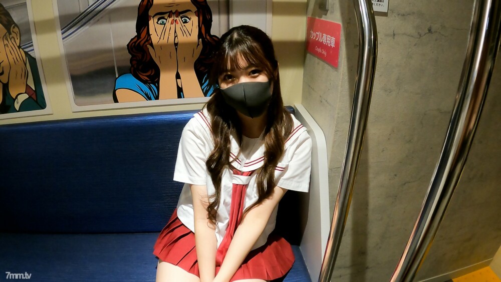 【つい最近まで女子●生】18歳のみゆちゃんと初体験の電車フェラ、エッチな水着でぬるぬるローション生ハメプレイ！