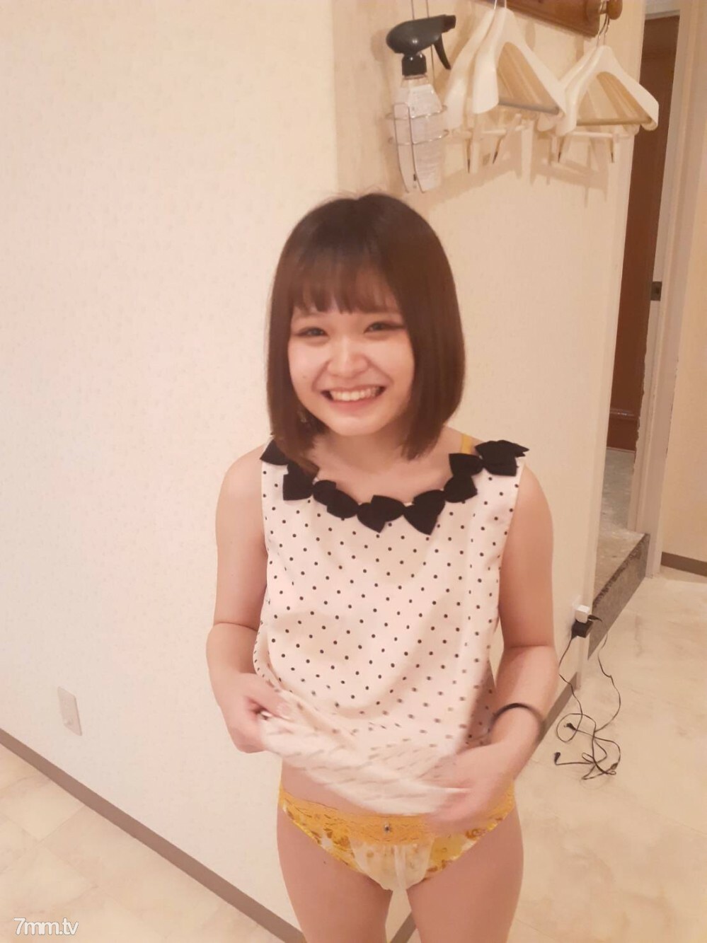 はなちゃん！キス以上したことがない学生童貞さん筆下ろし！ごっくんありのお姉さんによる童貞指南