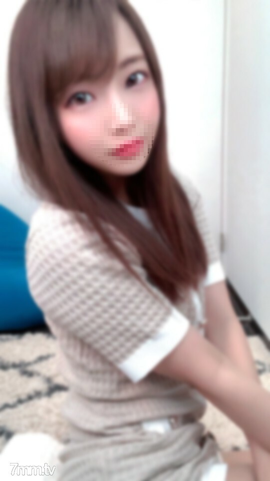 FC2-PPV-2104884 （限时）立即骑上一张完整的脸的美丽猫眼脸在线观看