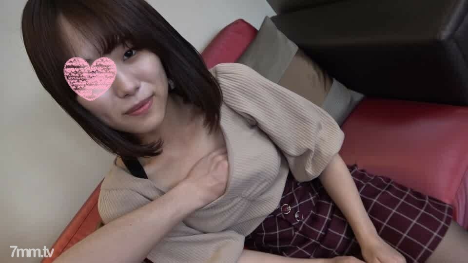 FC2-PPV-2186488 作为社会一员第二年在银行柜檯工作的美丽苗条女性。黑色丝袜撕裂的地方，大量的欢乐果汁溢出。在美丽的脸上大量喷出，羞耻的表情和大量的面部射精。在线观看