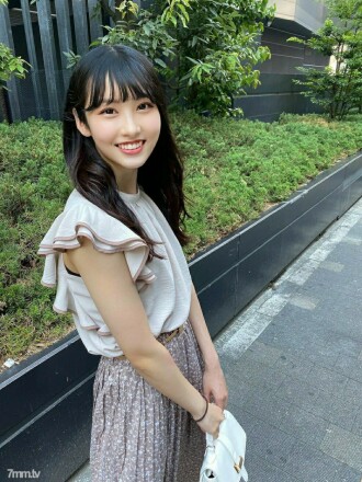 [สมบัติไม่ถูกตรวจสอบ] Mio-chan ซึ่งรอยยิ้มอันบริสุทธิ์นั้นเจิดจ้าเกินไป ชั่ง Ji-Po ที่ขับเหงื่อของเธอทันที เลียลูกบอล เลียก้น และสุดท้ายก็เลียนิ้วเท้าอย่างสวยงาม! ด้วยสิทธิพิเศษทางเพศยิง cum ในเสื้อของเขา