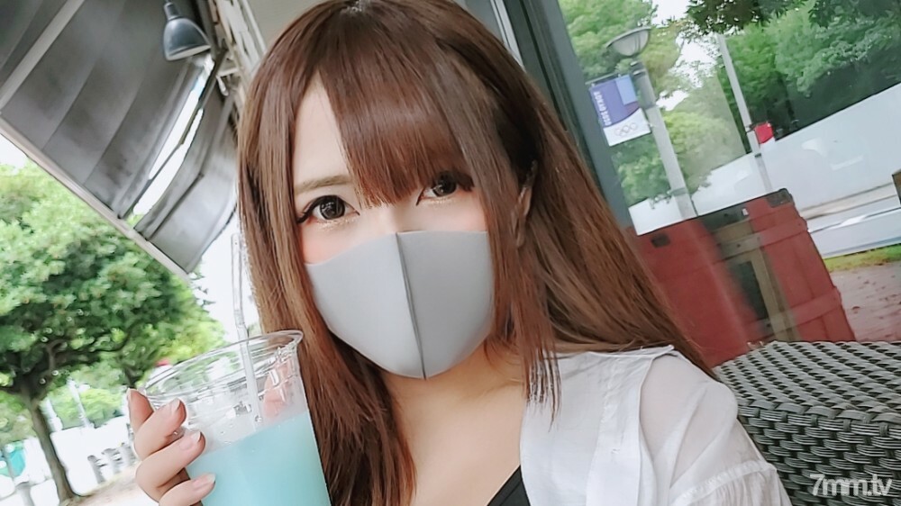 FC2-PPV-2329157 第一枪！ ！！数量有限！ [未经审查] 在东京街头呼叫在受欢迎的厨房车上工作的招牌gal并在里面两次！ ！！ （专题片）在线观看