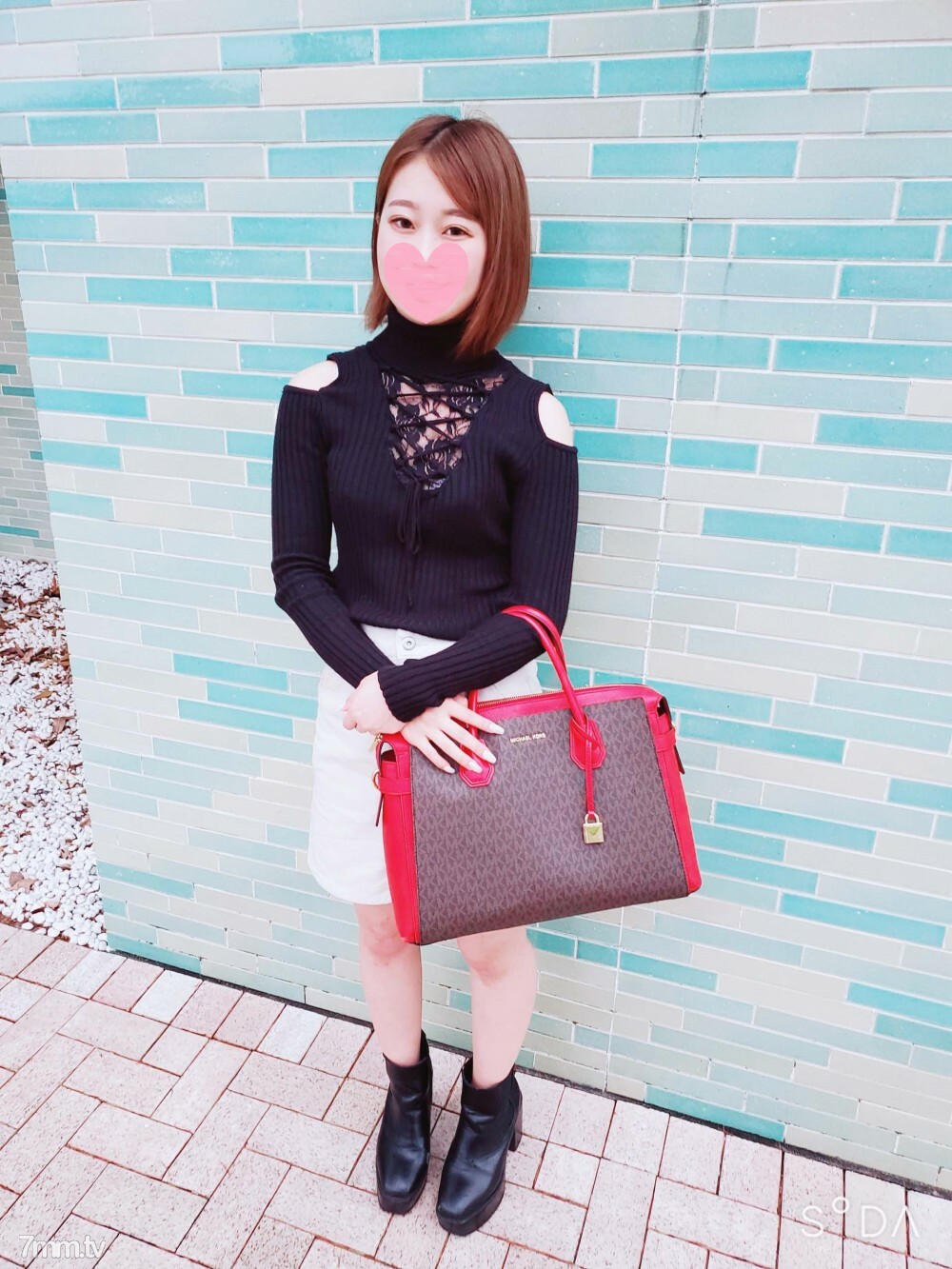 FC2-PPV-2427237 截止11/14（星期日） 1980pt ⇒ 990pt [无]超值全新2件套！从事服装工作的酷美美人海酱♥♥ 当我用力插入她的阴户时，她的酷表情完全改变，露出活泼的脸，不断登上顶峰！ ！在线观看