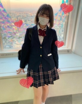FC2-PPV-2471432 【纯真闪耀】夕阳下，天真烂漫的美少女，表情悲伤。你现在在想什么？ 朝日18岁在线观看