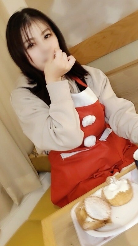 FC2-PPV-2546377 那个对我经常去的咖啡馆感到好奇的女孩/我要穿着我在商店穿的圣诞老人衣服中出在线观看