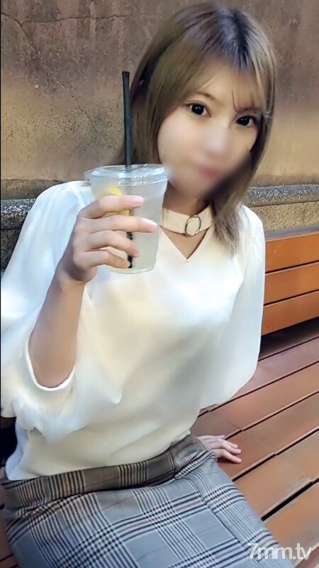 FC2-PPV-2655009 与在酒店无法忍受的朋友美容师中出*外观在线观看
