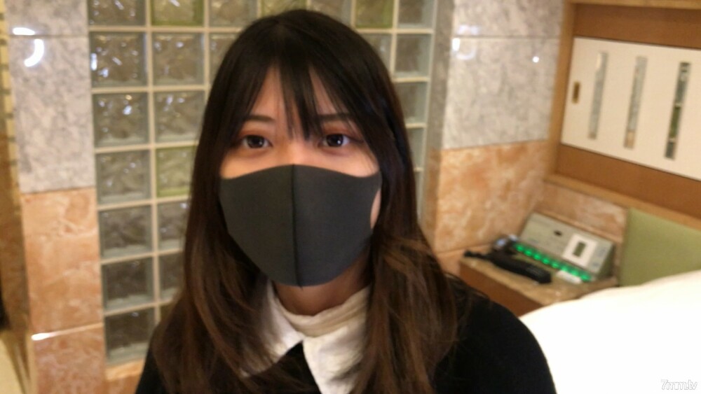 FC2-PPV-2707912 一个20岁的美女，因为自己的辩护而失业。一边为了钱而流口水一边拼命吸吮 → 大量面部射精。在线观看