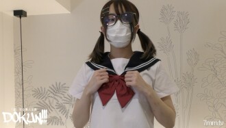 [Es tut mir leid für die Unannehmlichkeiten] „Es tut mir leid, es tut mir leid!!“ Aufgenommenes Video eines Mädchens, dem es verboten war, sich zu äußern, spielt verrückt (mit einem anderen Winkelprivileg-Reißverschluss) (DOKUN-078) FC2-PPV- 2711958