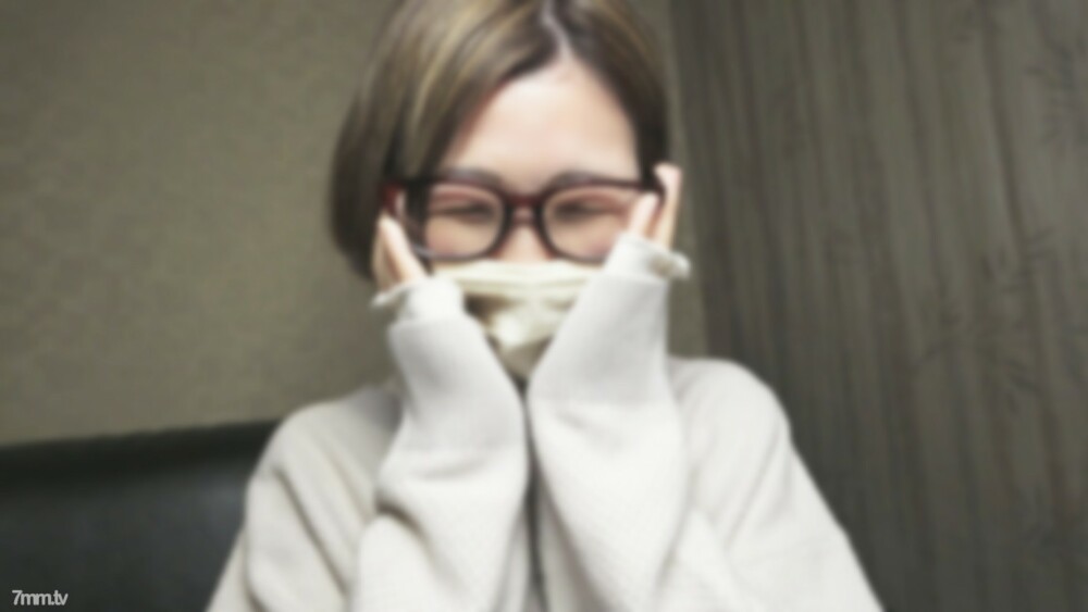 FC2-PPV-2768929 * School barre → 立即删除 * [未经审查] 一位整洁认真的小学美女老师。这是我生命中的第一个奇闻趣事，被插入一个几乎没有性经验的天真身体。戴眼镜的面部射精覆盖着精液！ FC2-PPV-2768929在线观看