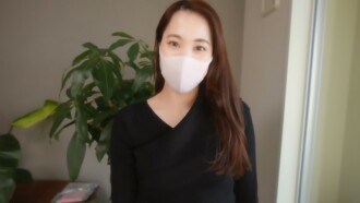 Seorang pengajar yoga yang cantik ada di sini!! , sebenarnya adalah gonorea, sebelum dia mula menangis.