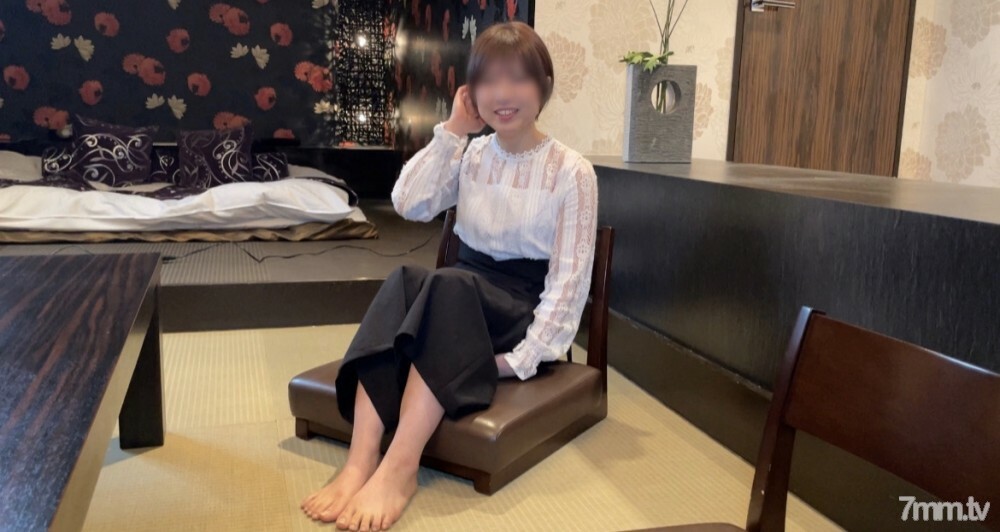 FC2-PPV-2802846 已婚女性史上最高峰S级美人妻NTR成功！完整的外观！一个三十多岁的中年男孩的妻子。一次真正的外遇秘密会议，在出差的丈夫偷偷的性爱中淹死！高潮！有史以来最好的阴道射精 S⚫︎X。第一枪 1枪 FC2-PPV-2802846在线观看