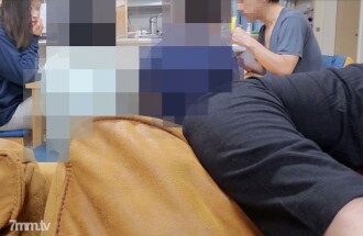 [Individual] A married woman who is panting when a virgin's warped thing is put in front of her drooling husband, and then using Biku (privilege ~ until April 30) FC2-PPV-2839428