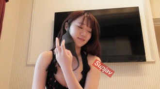 [Anda tidak akan dapat membelinya lagi] Seorang gadis yang taat yang baru berpindah ke Tokyo dari luar bandar! Creampie selesai pada pusingan kedua