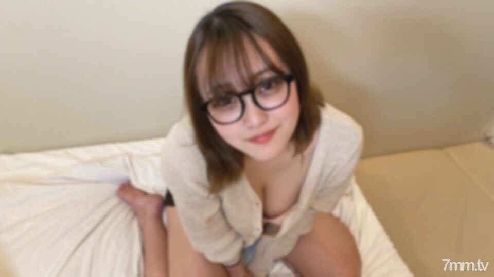 FC2-PPV-2866451 连续 3 次阴道射精在 G 杯的敏感身体中充分摇晃！ ！！可爱的脸蛋被电马和健太郎扭曲了！ FC2-PPV-2866451在线观看