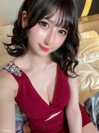 [Penembakan FC2] Penampilan! Pelajar Wanita Amatir [Terbatas] Uika-chan, 22 Tahun. Sambil mengenakan gaun dan berpura-pura melayani pelanggan, telanjanglah dan berhubungan seks! !