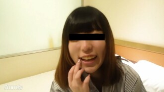 19歳のメイドカフェ店員は綺麗なパイパン!彼氏ありメイドに生中出しです！ 