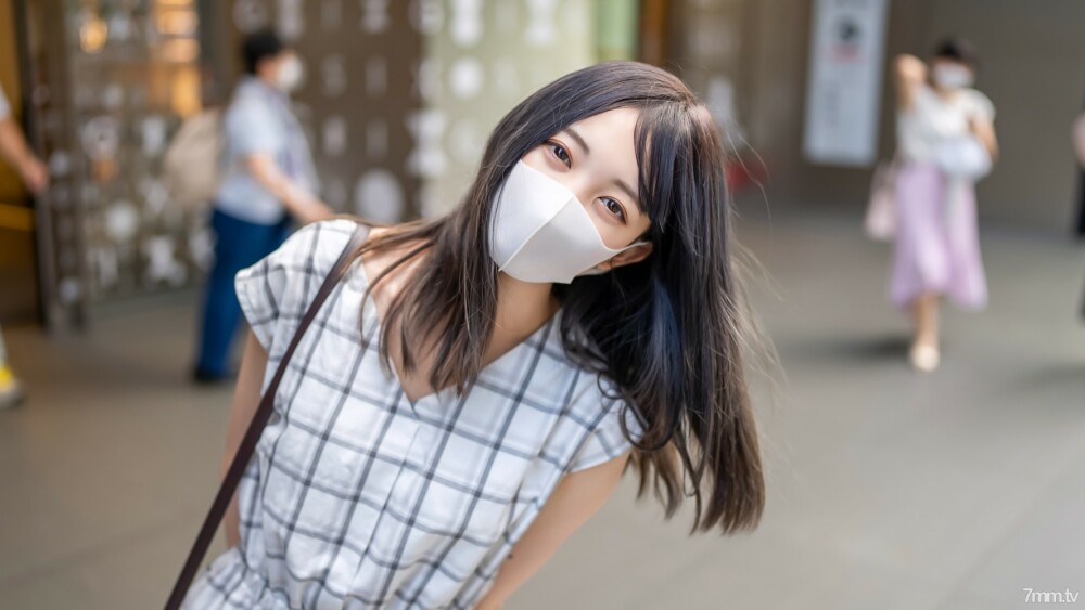 FC2-PPV-3049741 第一枪！ ！！电影风格！ [未经审查] 数量有限！ ！！即将参加国家资格考试的美白女大学生... 两次射精喉咙后部射精，纤细的身体被拧入湿漉漉的女性生殖器，猥亵扭动！ ！！ （3次射精）在线观看