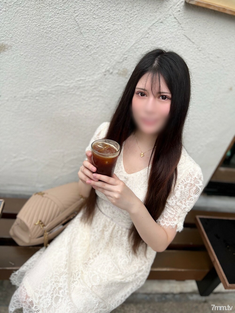 FC2-PPV-3060929 [完整出场] [鞍潮飓风] Sarina-chan第二！久违的重逢仲夏公园约会！每次她用大鸡巴射精时都会喷出大量阴道精液在线观看