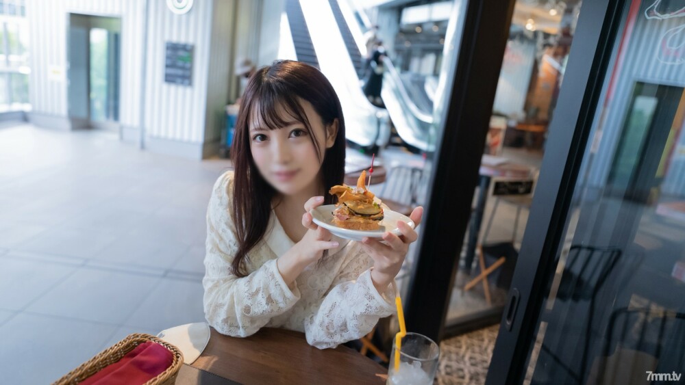 顔出し！！個数限定！【無修正】シネマ画風！何を言われても嫌と言わずに従う美人現◯女子大生・・・次第に欲望に支配され自ら腰を動かし悦ぶ淫らな美体に生中出し！！ 