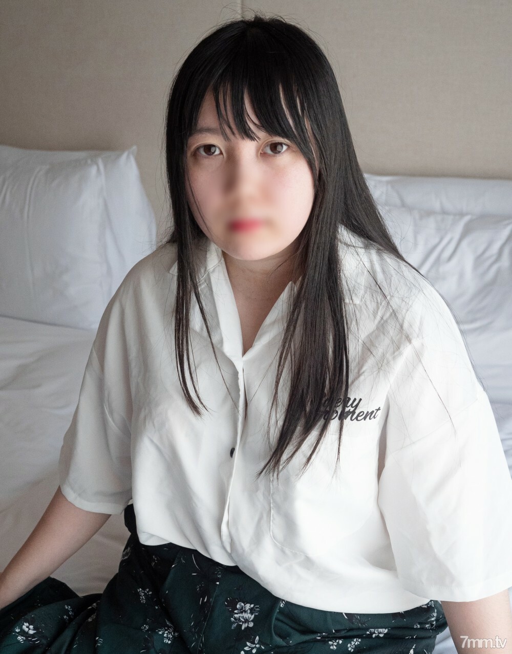 FC2-PPV-3079112 [未经审查] 棉花糖女大学生，E罩杯魅力十足。柔软，皮肤白皙的身体，握起来非常舒适。当相机对准我时，我一直都很紧张......未经授权的阴道射精的真实 POV 被讨厌在线观看
