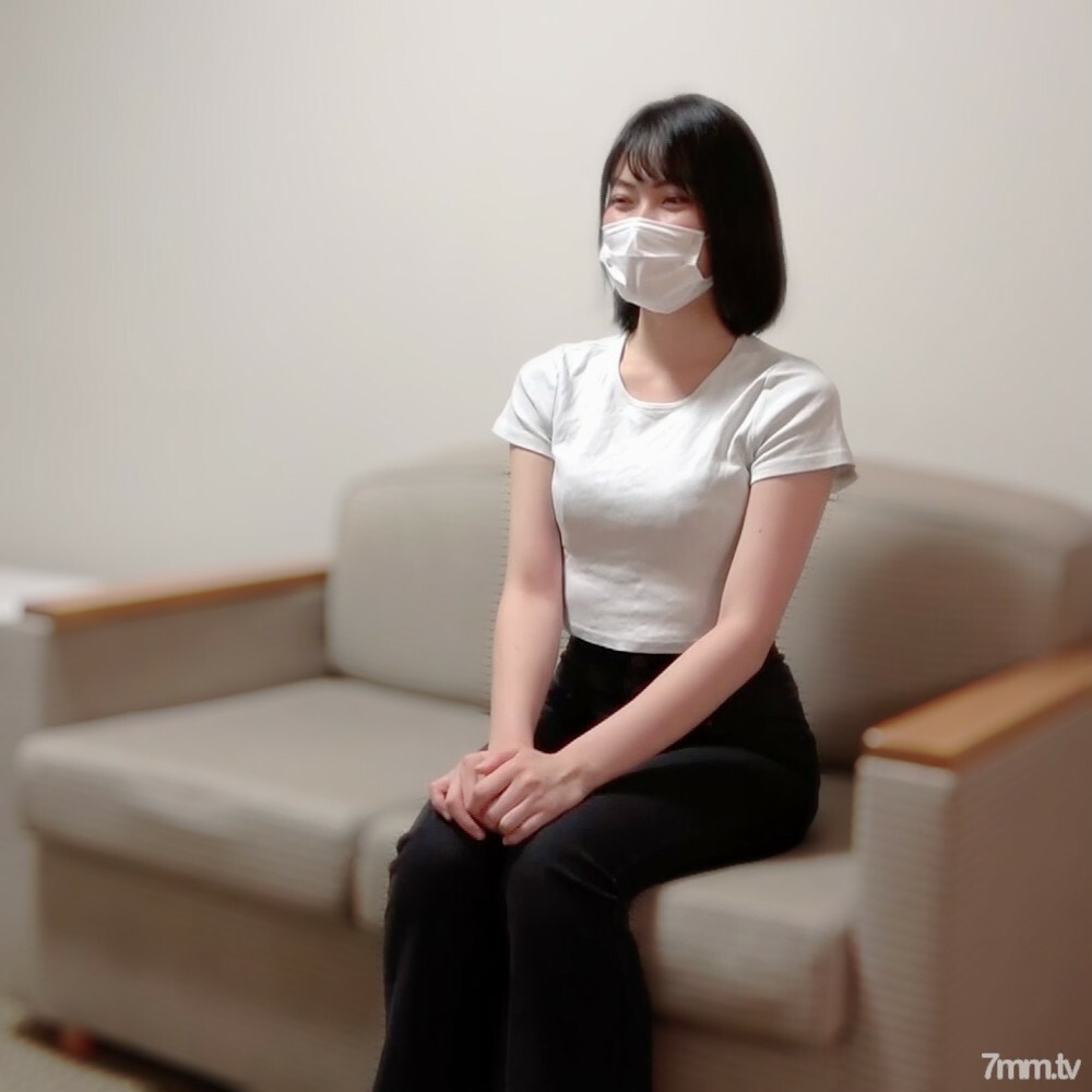FC2-PPV-3086295 农村女孩其实更色！ ！彷佛到了肚脐眼的纤细小身躯！可爱的◯ sai，多次向上推并用力射击。请不要问年份◯在线观看