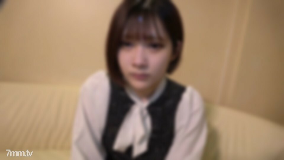 FC2-PPV-3119639 我用 H 杯爱 H！把穿着短裤耀眼的少女酒吧的凛带回家~在线观看