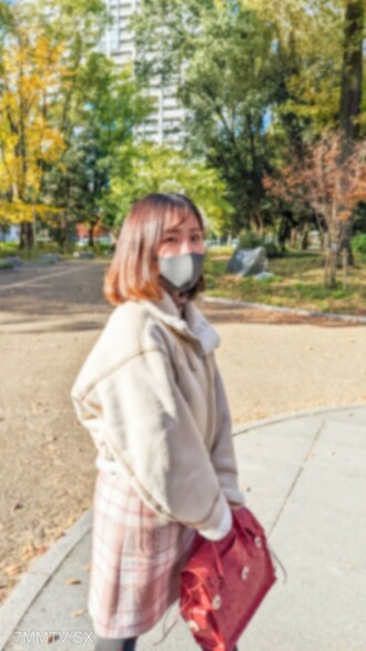 [Uncensored] A classmate who was on good terms during school days. A bright Kansai dialect sister gets tipsy on a date and her eyes are tron... Forget each other's partners and seek each other!