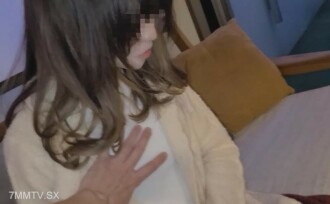 * Keistimewaan 30 minit * [Individu] Penilaian harga rendah rumah cagaran sambil menyeret pantyhose yang koyak. Bahagian yang hilang ialah badan.