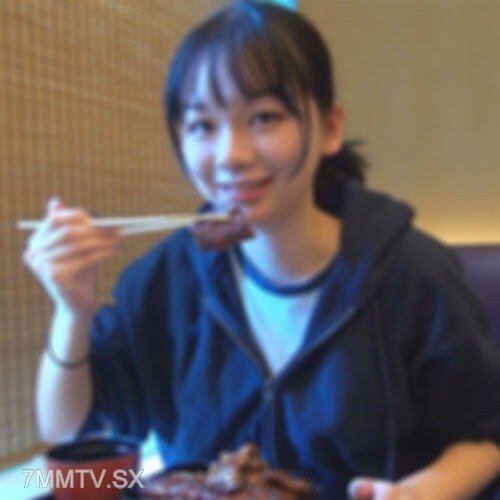 FC2-PPV-3149477 原以为会是个悲催的发展，没想到18岁女大学生拿着大瓶子抽风【优惠至12/28】在线观看