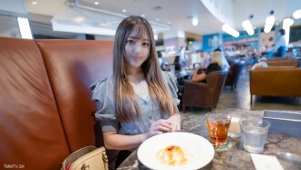 Penampilan pertama! ! Terhad kepada 1/6! ! [Tidak ditapis] Gaya pawagam! Seorang jururawat kejam yang terlalu cantik untuk bekerja dalam bidang perubatan yang sengit... Pukulan air mani faraj pada tubuh lucah malaikat berkot putih selepas syif malam! ! (Bahagian 2)