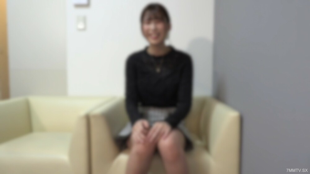 FC2-PPV-3162086 居住在港区的可爱女孩，刚入会一年级。露出巨大的乳房，让粗大的公鸡立即成为低俗的无手口交*评论特权是4K高画质在线观看