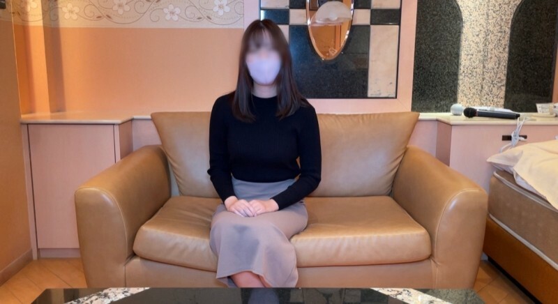FC2-PPV-3171093 任职于各大旅行社的超稀有美女OL首拍！我偷偷从一个会说 3 种语言的高技能业余女孩身上取下橡胶，并给了它一个无声的阴道射精。特权：阿赫S⚫︎X在人生第一个3P中连续2次动盪出局。在线观看