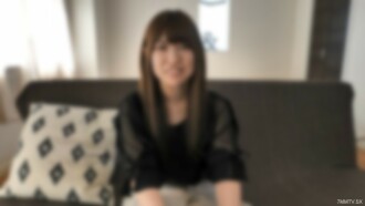 A charming beauty from Hakata. The first experience where an s-class amateur who coexists with neatness and indecentness is surrounded by multiple hungry giants. Uncut footage of 4 shots in the mouth and 2 shots in the middle