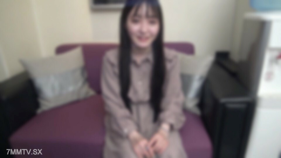 FC2-PPV-3249839 我买了一个白丝苗女。拥有强健体魄的大量精子！在线观看