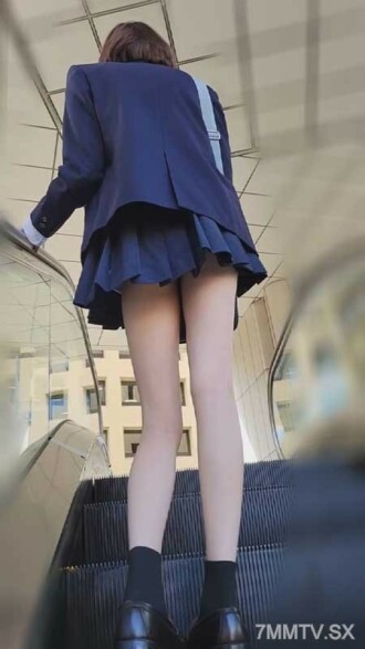 Creampie Aktor Wanita Luar Biasa Setelah Eksposur Luar Ruangan