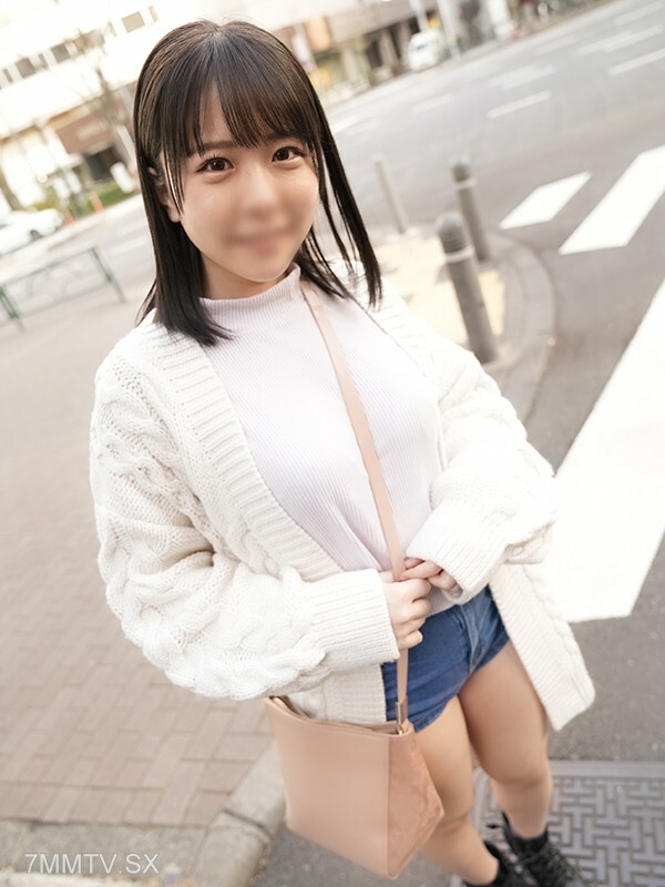 FC2-PPV-3467459 「童颜巨乳」女大学生小夏20岁在线观看