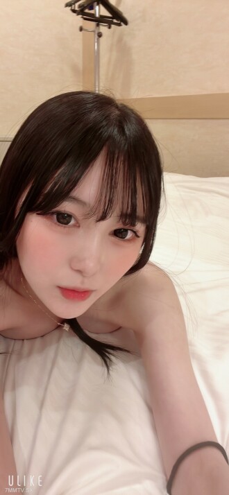 4th part work of the 20-year-old mass creampie of the idol Naejo Hina, who plays the role of a swimmer and plays the role of Kakuiro [Sakai]