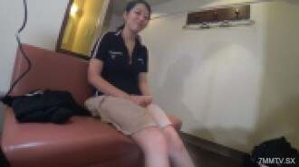 0158_017 Mirai, 20 Jahre alt, 2. Jahr unverantwortlicher Schwangerschaft während der Arbeit in AV, völlig der ganzen Welt ausgesetzt, hilfloser Ofenwächter, halb verstümmelter Heiligenschein und Spritzer (Explosion) FC2-PPV-- 4053099
