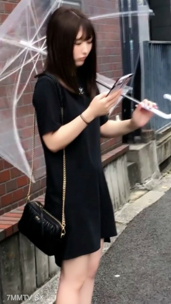 FC2-PPV-4121159 【原创影片剪辑】真实18岁美女私服史上最高价。外阴持续射精处于危险之中。 *高品质目视检查在线观看