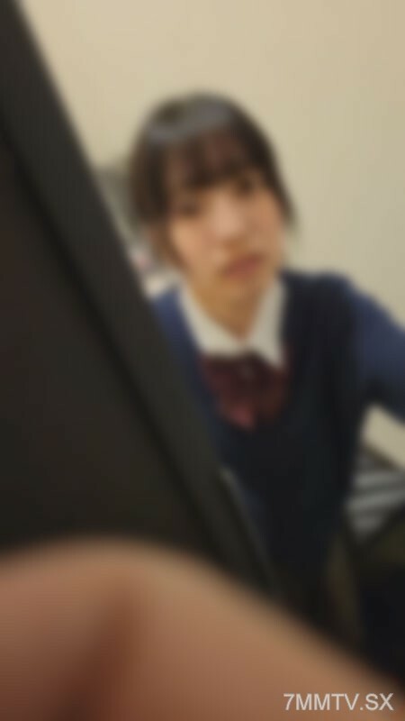 FC2-PPV-4178083 美少女直播网第一名蒖裖一位不知名老人的阴茎插入在线观看