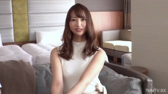 FC2-PPV-4288637 一個美麗的已婚女人在愛人的陰影下，長長的，在初戀時興奮，潮吹，射精，最後在大汗淋漓和異地孤獨的情況下射精。