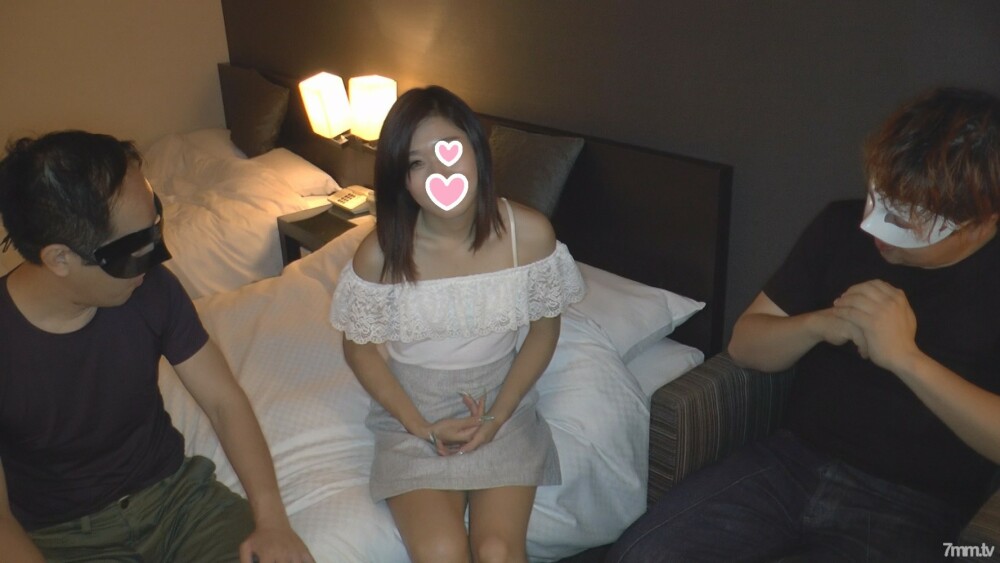 【個人撮影】顔出し　19歳　黒髪で細身な娘と、中出し3Pwww【高画質版有】